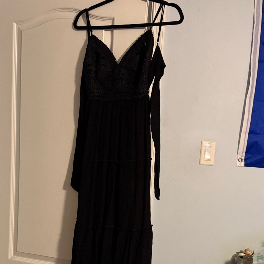 Elegant Black Lace Maxi Dress